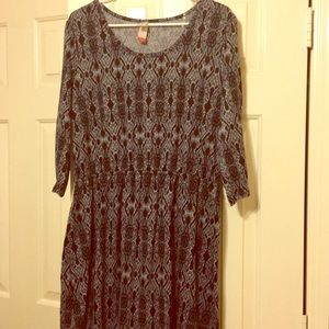 Grey & black patterned sweater dress